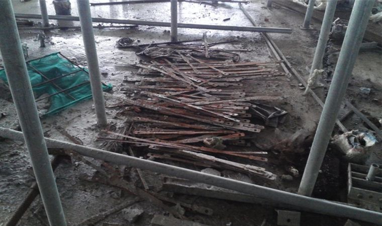 99+ Sự cố cốp pha nhôm: Đứt gãy la 3 Tie la bị rỉ sét