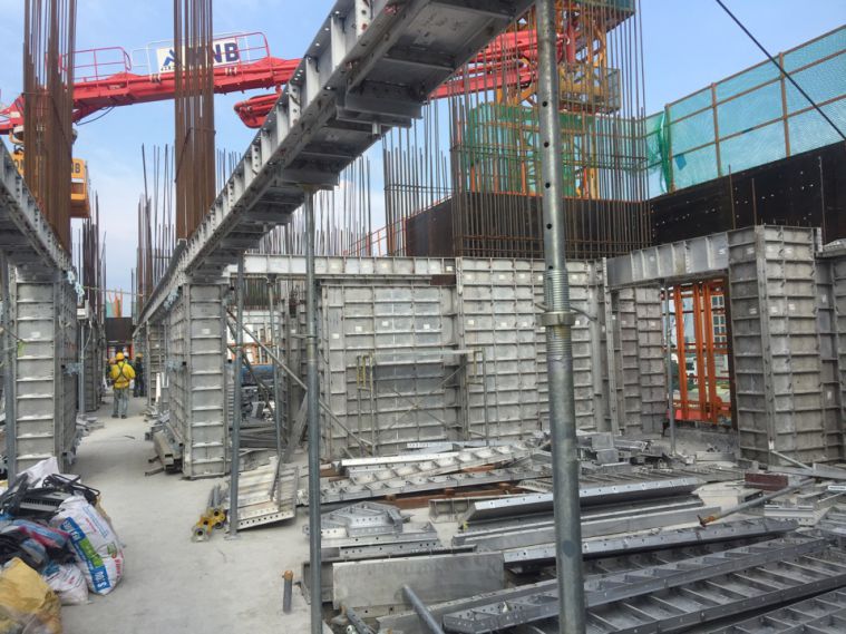 Coffa nhôm ở D'Capitale Trần Duy Hưng có gì hay? 5 hệ cốp pha trượt