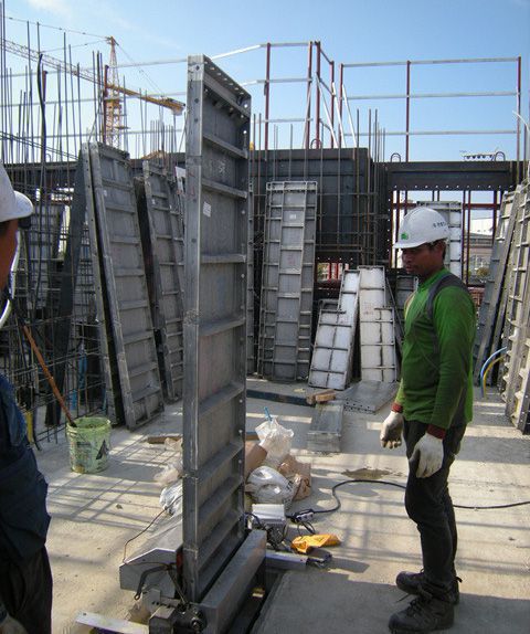 Slab box form & máy nâng cốp pha nhôm tự động 4 Slab box form & máy nâng cốp pha nhôm tự động 3