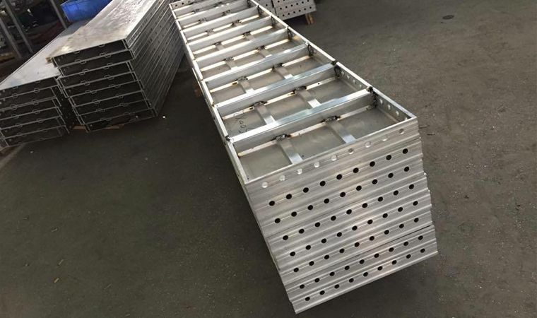 Các “trường phái” cốp pha nhôm: Sản xuất cốp pha nhôm 6 coppha-nhom-Trung-Quoc