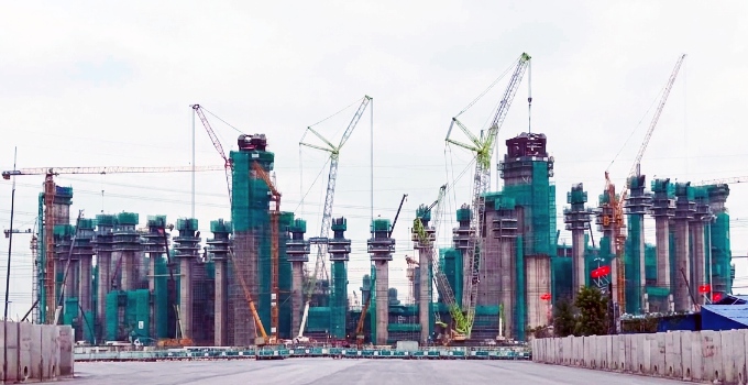 Chọn phương án nhôm hay ván, thuê hay mua?